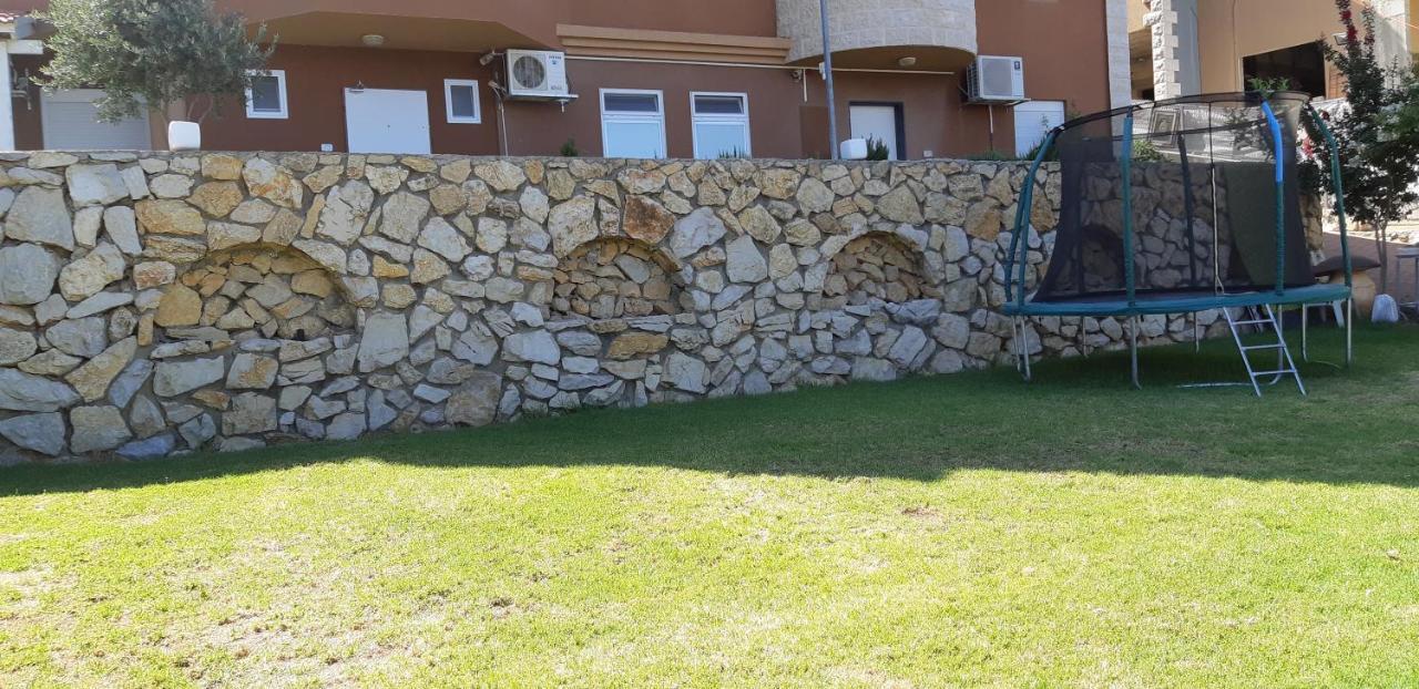 Sanabl Druze Hospitality Bed & Breakfast Ein Kinya Exterior photo