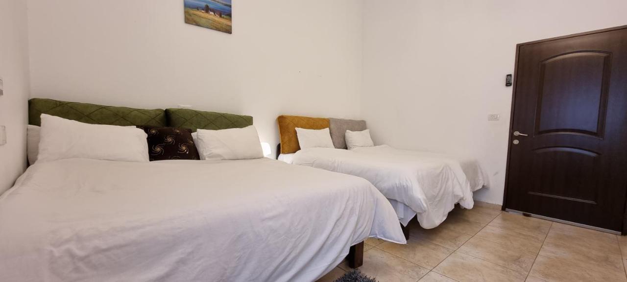 Sanabl Druze Hospitality Bed & Breakfast Ein Kinya Exterior photo