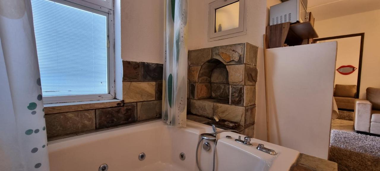 Sanabl Druze Hospitality Bed & Breakfast Ein Kinya Exterior photo