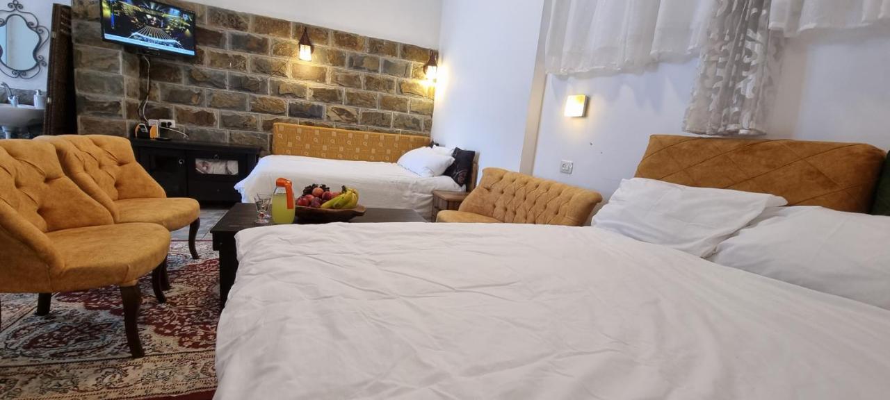 Sanabl Druze Hospitality Bed & Breakfast Ein Kinya Exterior photo