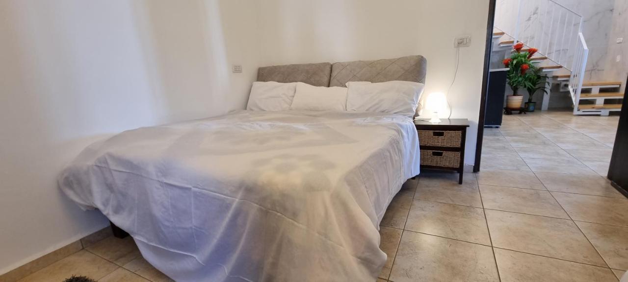 Sanabl Druze Hospitality Bed & Breakfast Ein Kinya Exterior photo