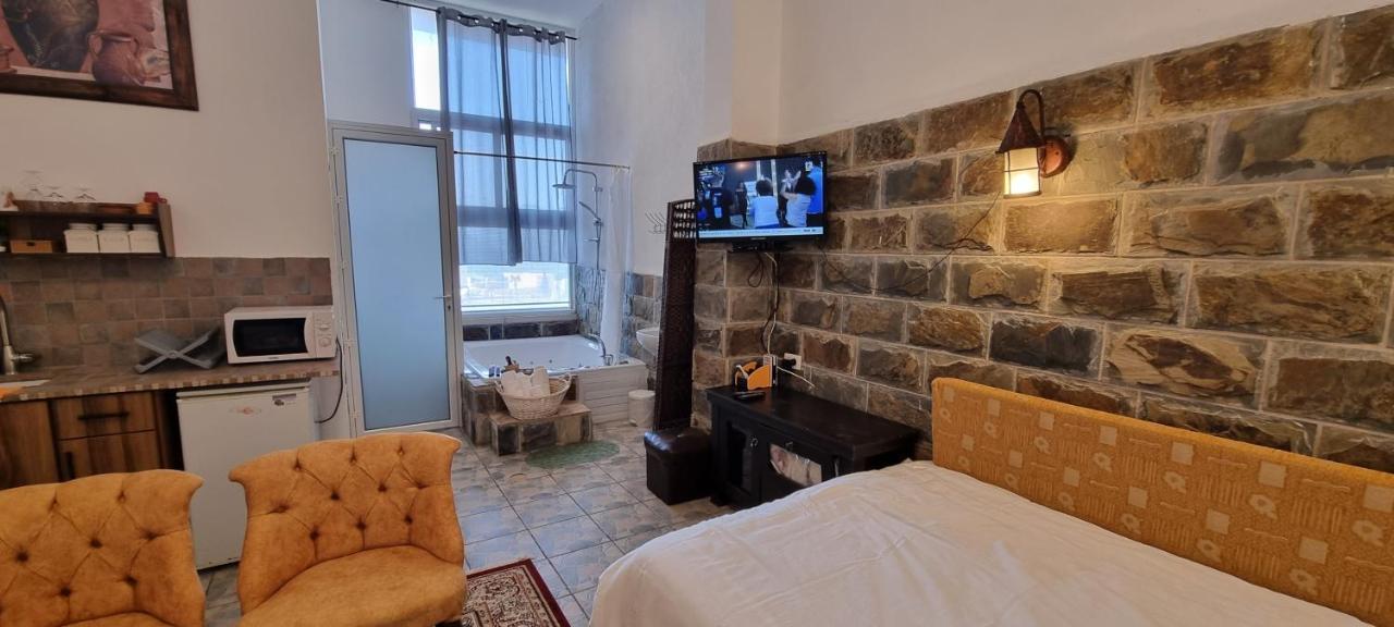 Sanabl Druze Hospitality Bed & Breakfast Ein Kinya Exterior photo