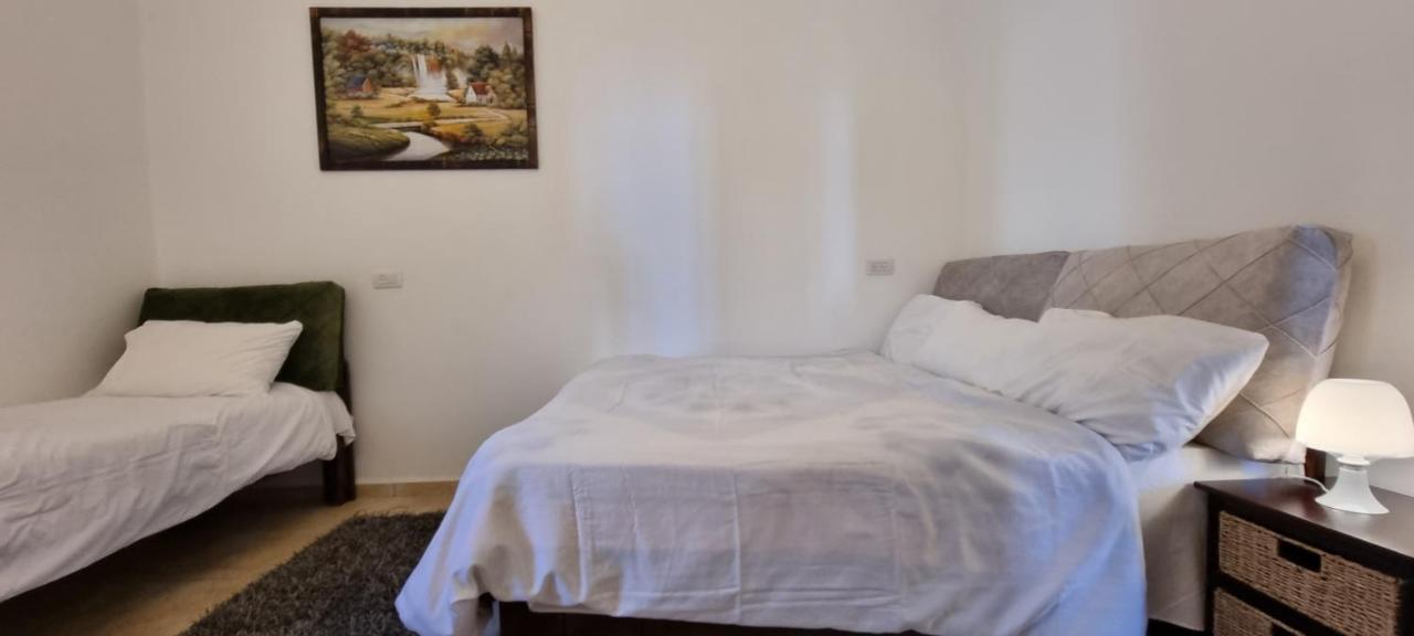 Sanabl Druze Hospitality Bed & Breakfast Ein Kinya Exterior photo