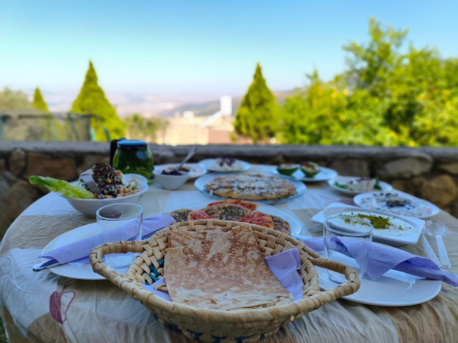 Sanabl Druze Hospitality Bed & Breakfast Ein Kinya Exterior photo
