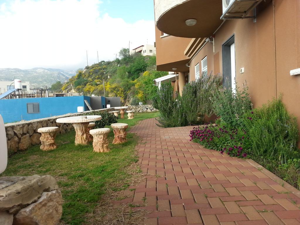 Sanabl Druze Hospitality Bed & Breakfast Ein Kinya Exterior photo