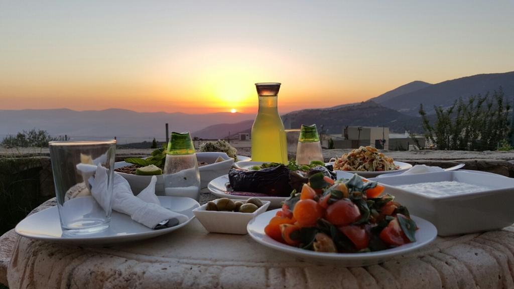 Sanabl Druze Hospitality Bed & Breakfast Ein Kinya Exterior photo